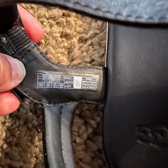 Ugg Zaby’s black platform sandals - Picture 3 of 7